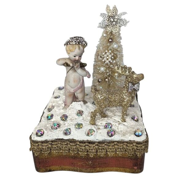 Handmade Christmas Assemblage on Wooden Box Bottlebrush Tree Deer Cherub - Picture 11 of 11